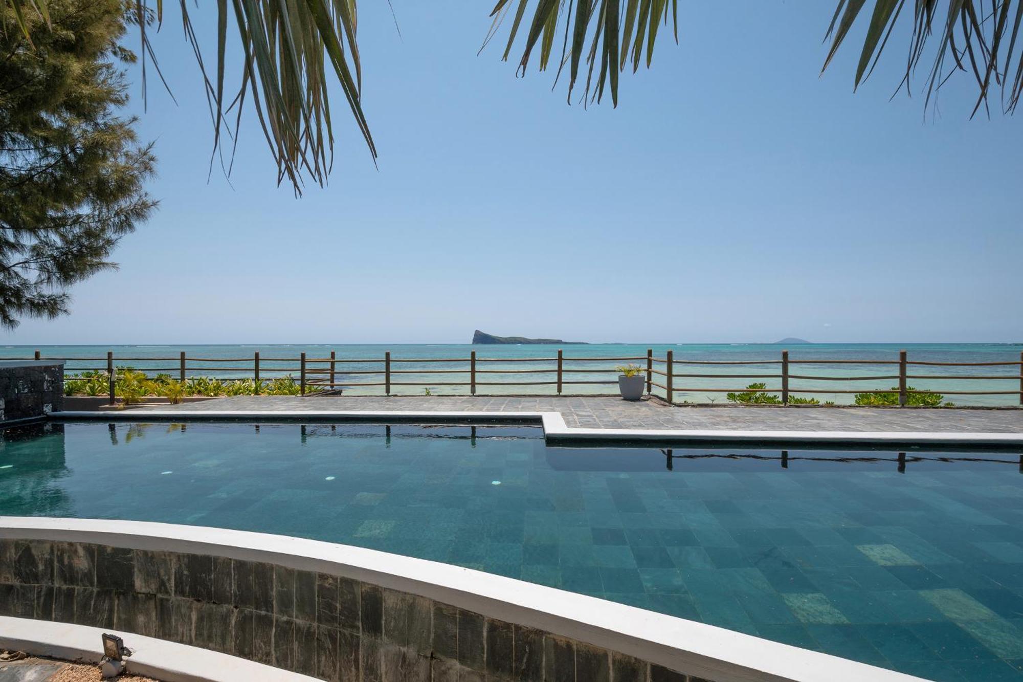 Luxury Beachfront Duplex, Coin De Mire View / 3Bed เกป มาลเออเรอส์ ภายนอก รูปภาพ